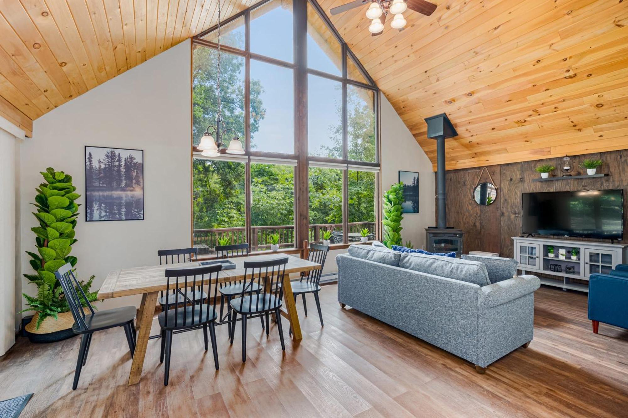 Quaint Loft Cabin W Hot Tub, Firepit, Deck & Grill Hedgesville エクステリア 写真